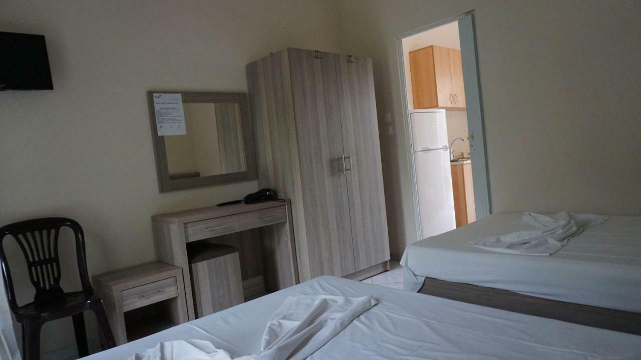 Priona Rooms Paralia Skotinis Exterior photo